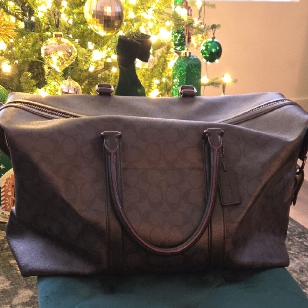 Elegant Coach Brown Leather Duffle Bag